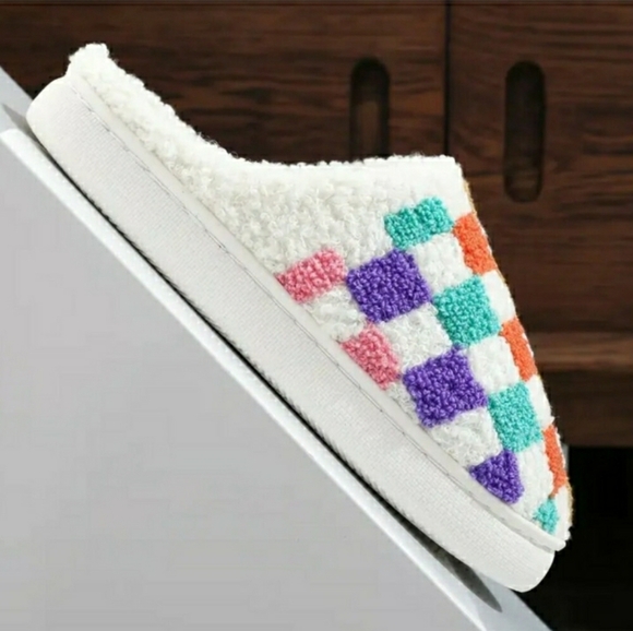 Slippers Sherpa Checkered Cushoined NEW - Picture 2 of 6